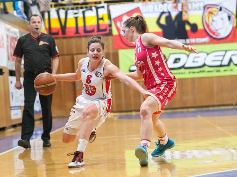 Ženská basketbalová liga - čtvrtfinále play off: TJ Sokol Hradec Králové - BLK Slavia Praha.