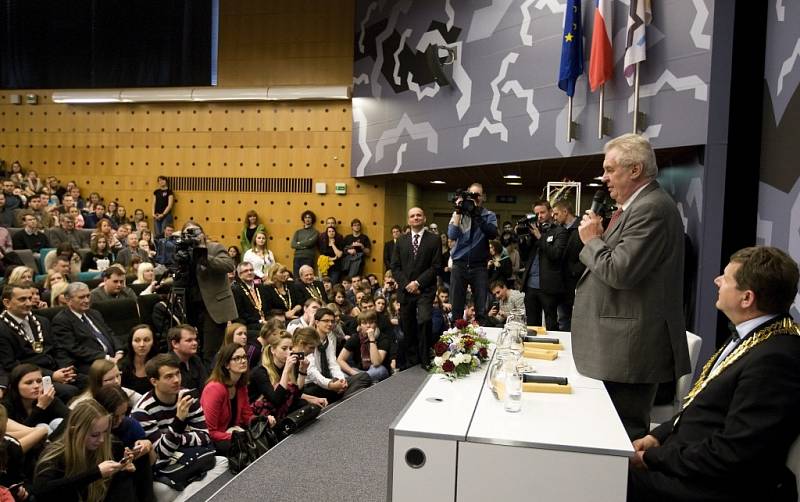 Prezident Miloš Zeman přijel na třídenní návštěvu královéhradeckého kraje.