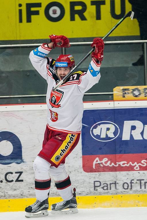 Hokejová extraliga: Mountfield HK - HC Oceláři Třinec.