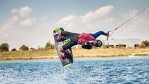 Wakepark na plačické pískovně u Hradce Králové.