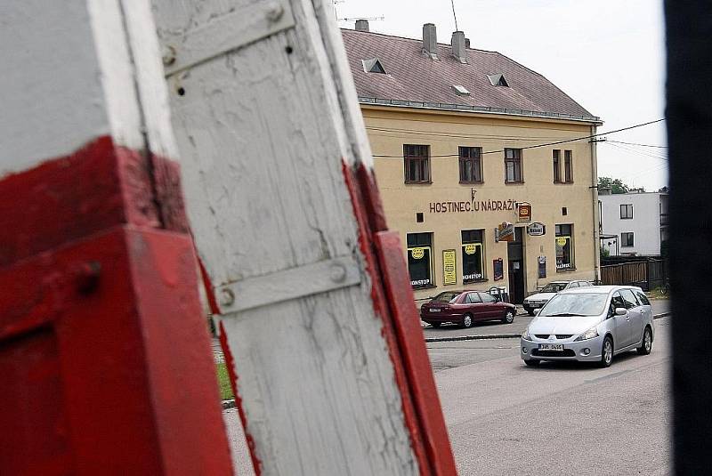 Obyvatelé Smiřic podali petici proti nevhodnému chováním obyvatel ubytovny v Hankově ulici.