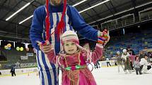 Karneval na ledě na královéhradeckém zimním stadionu.