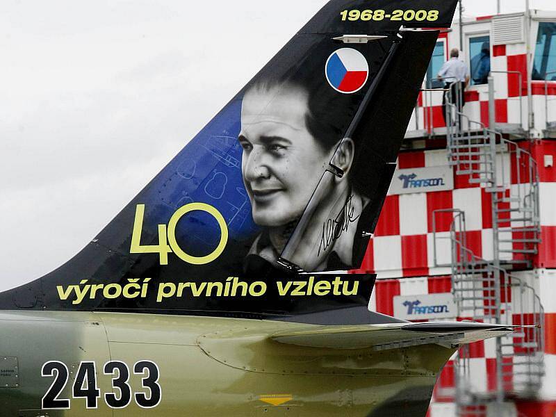 Největší tuzemská letecká přehlídka vojenské techniky Czech International Air Fest (CIAF) se po šesti letech vrací z Brna do svého rodného města Hradce Králové. 