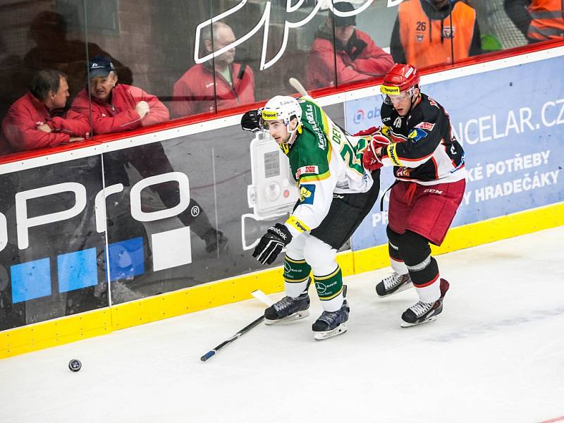 Hokejová extraliga: Mountfield HK - HC Energie Karlovy Vary.