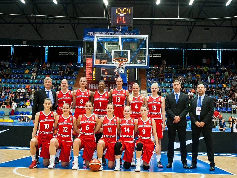 Mistrovství Evropy basketbalistek v Hradci Králové: České republika - Ukrajina.