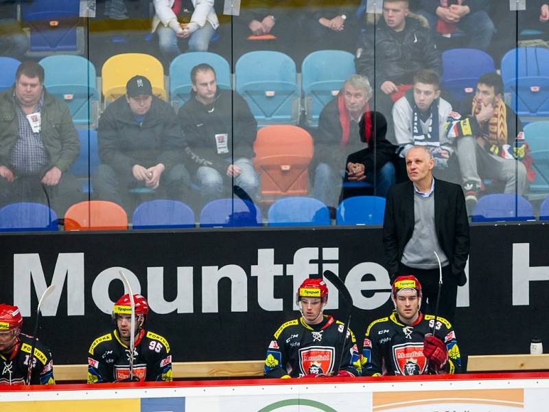 Tipsport extraliga ledního hokeje: Mountfield HK - Bílí Tygři Liberec.