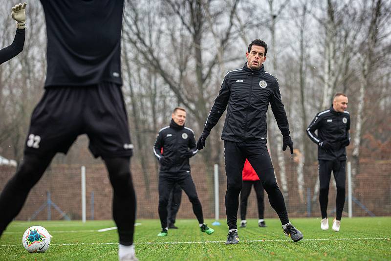 Trénink fotbalistů FC Hradec Králové v rámci zimní přípravy.