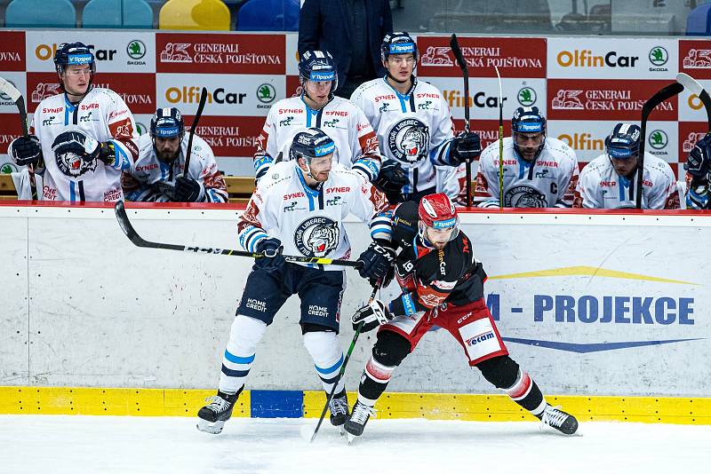 Čtvrtfinále play off hokejové extraligy: Mountfield HK - Bílí Tygři Liberec.