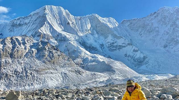 Pavlína Adam s kamarádkou Sarah se staly vůbec prvními ženami (a Pavlína prvním člověkem z Česka), které tento 1700 km dlouhý a náročný trek přes Himálaj prošly samy a bez jakékoliv podpory.