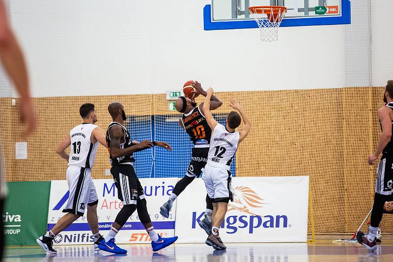 Kooperativa NBL: Královští sokoli - ČEZ Basketball Nymburk.