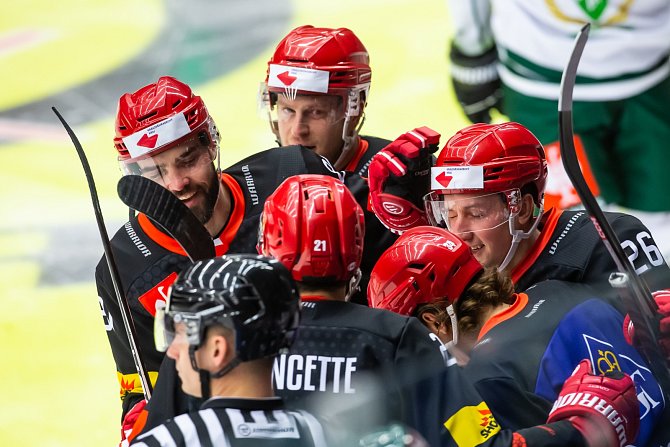 Budou znovu slavit? Hradečtí hokejisté v osmifinále Ligy mistrů přešli přes Färjestad, teď by rádi vyřadili Zug.