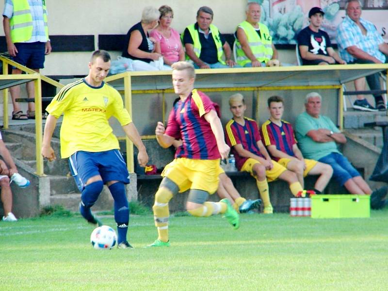 Okresní přebor ve fotbale: Stěžery - Myštěves.