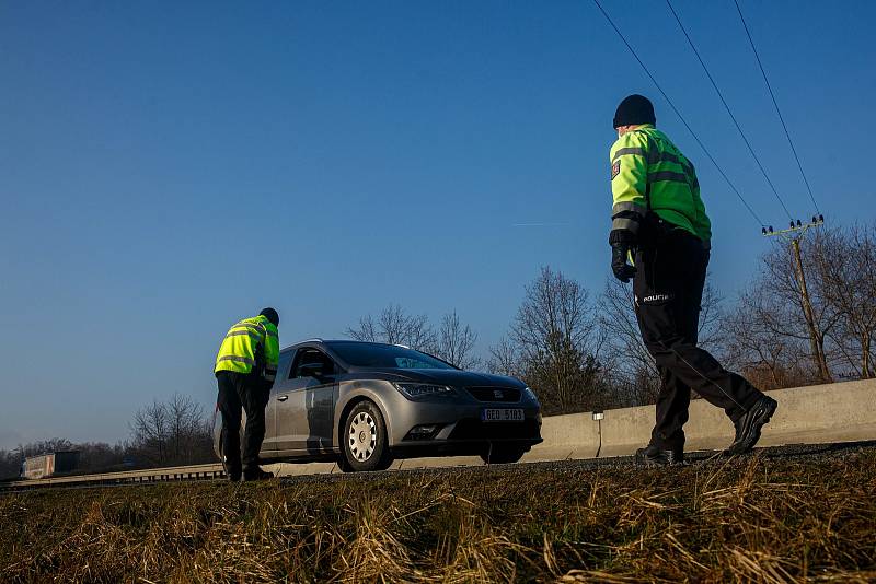 Kontroly Policie ČR na hranici okresu Pardubice a Hradec Králové