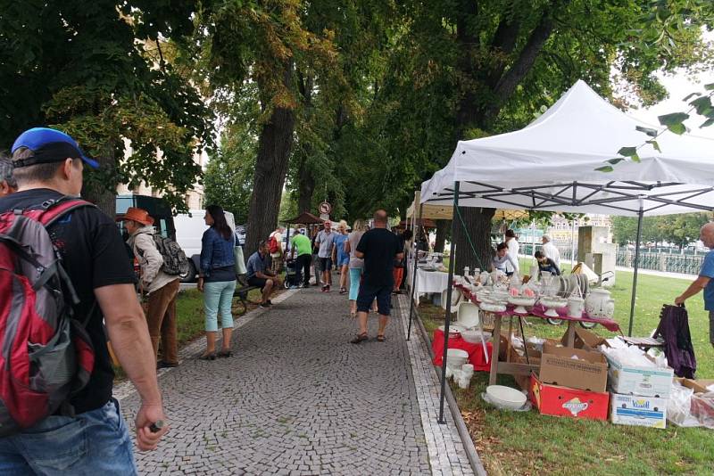 Nábřeží keramiky a skla v Hradci Králové