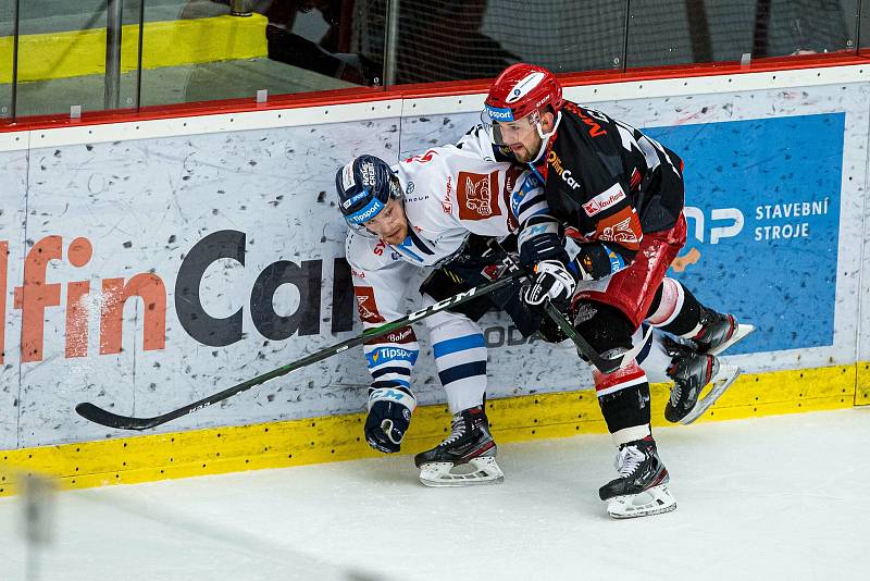 Čtvrtfinále play off hokejové extraligy: Mountfield HK - Bílí Tygři Liberec.