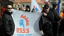 V Novém Bydžově se střetli přívrženci Dělnické strany sociální spravedlnosti s Romy. Došlo také na potyčky s policisty.
