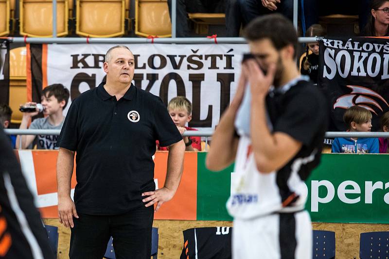 Basketbalová Kooperativa NBL: Kingspan Královští sokoli Hradec Králové - BK JIP Pardubice.