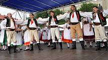 Na Folklorním festivalu Pardubice - Hradec Králové  se představilo 16 souborů.