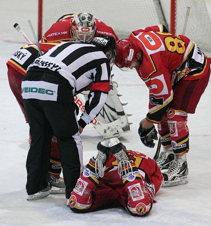 Hokej, I. liga: Hradec - Kadaň 4:1. (Sobota 10. října 2010)