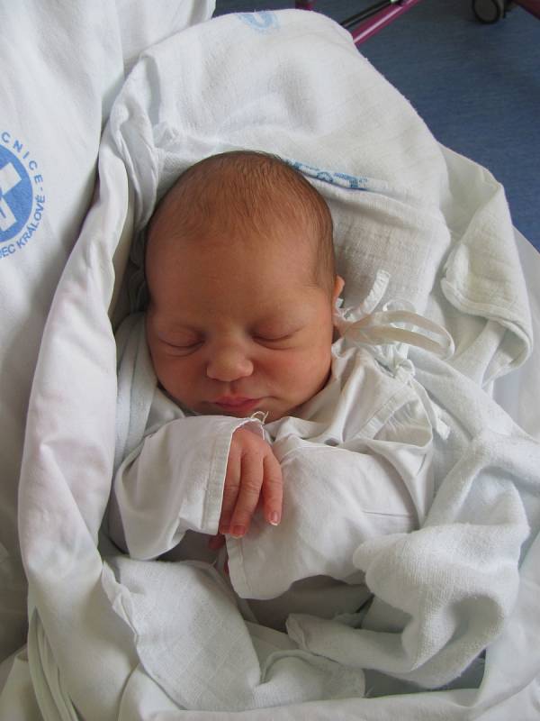 GABRIELA VÁGNEROVÁ se narodila 17. dubna ve 14.18 hodin. Měřila 51 cm a vážila 3250 g. Potěšila rodiče Andreu a Michala Vágnerovy z Hradce Králové.