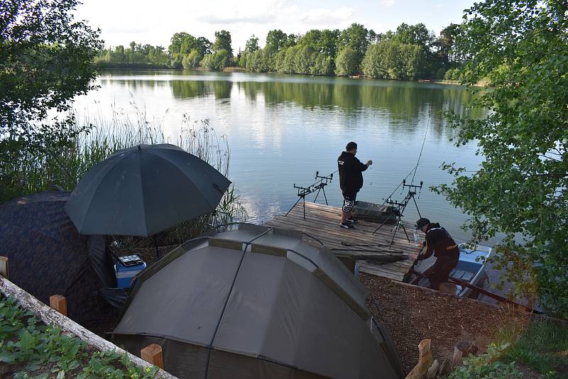 Laguna už slouží hlavně rybářům. Koupat se tady mohou jen obyvatelé Bělče nad Orlicí.