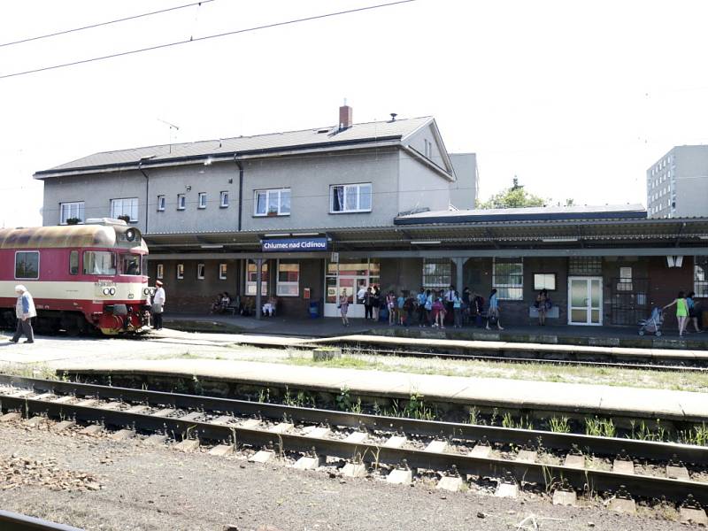 Železniční nádraží Chlumec nad Cidlinou.