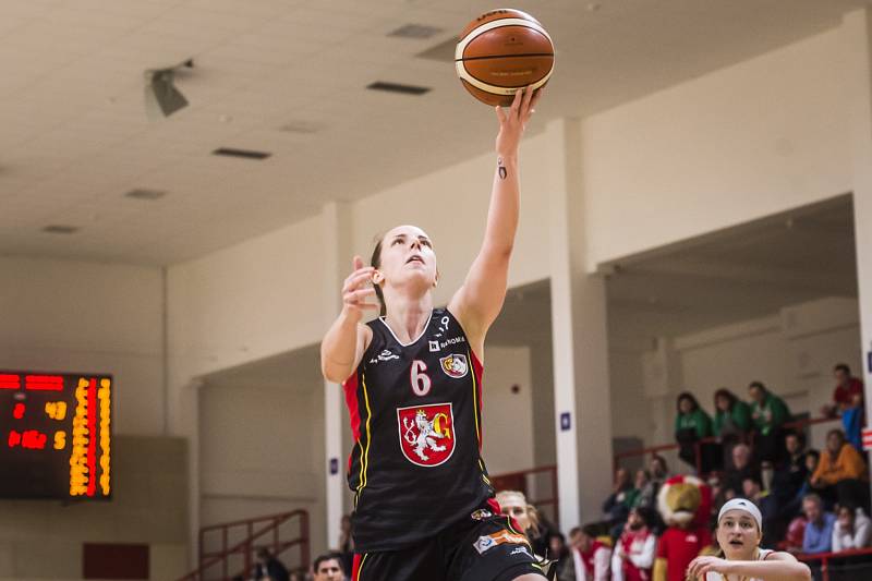 Stříbro hradeckých basketbalistek. Lvice prvenství neobhájily.