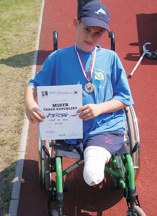 Lukáš začal opět sportovat a podařilo se mu vyhrát Mistrovství České republiky v jízdě na vozíku