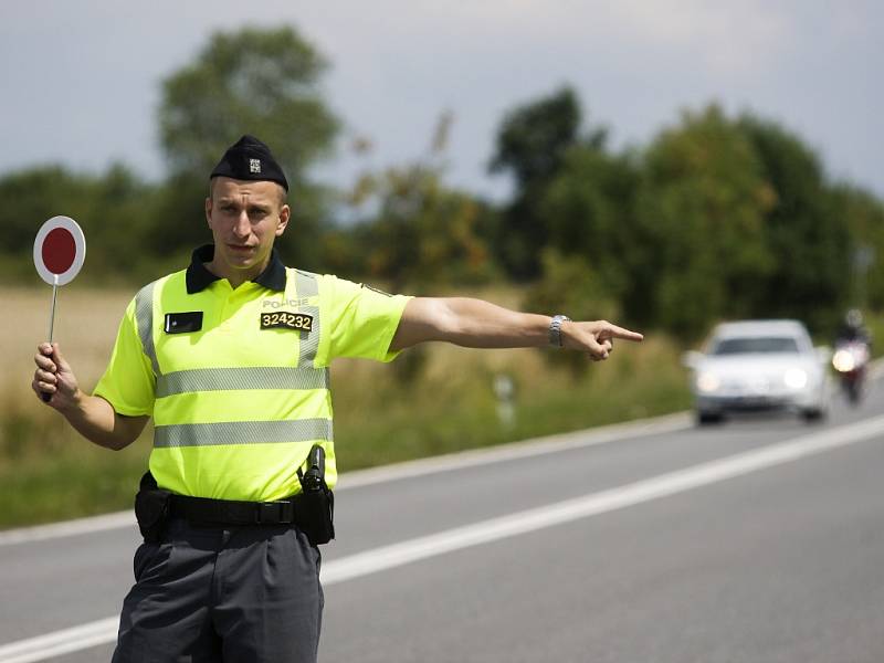 Preventivní akce Policie ČR a Besipu s názvem Řídím, piju nealko pivo zaměřená na alkohol za volantem.