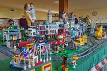 Lego výstavu si lidé mohou prohlédnout na ZŠ Štefcova v Hradci Králové až do neděle 25. února.