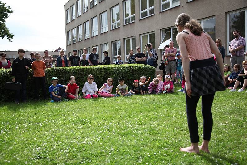 Festival Open dwoor v královéhradecké ZUŠ Střezina.