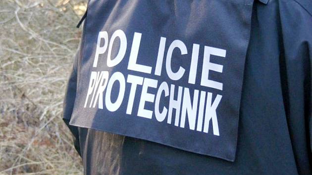 Při demolici starého domu v Bukově našel majitel dělostřelecký granát