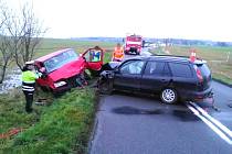 Dopravní nehoda dodávky a osobního automobilu u obce Dolní Přím.