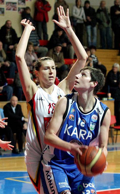 Sokol Hradec Králové – BK Kara Trutnov 68:71 (prosinec 2010).