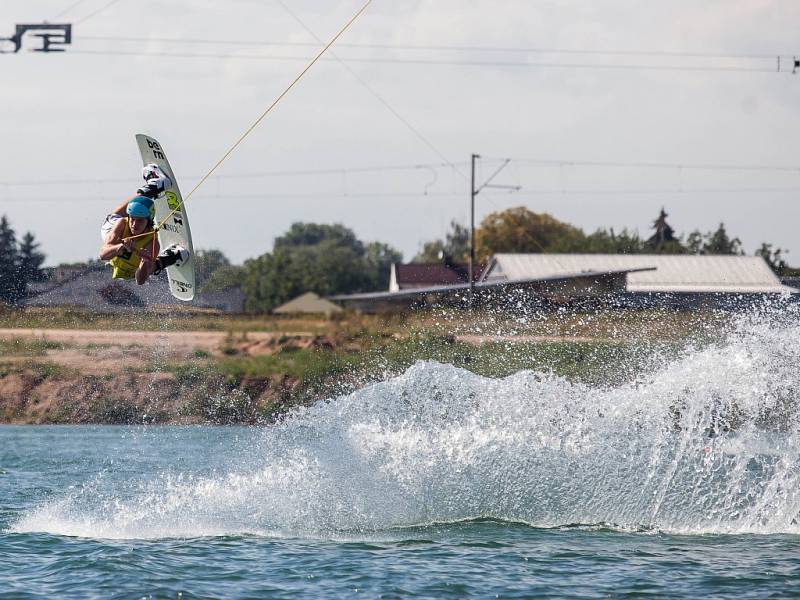 Wakepark na plačické pískovně u Hradce Králové.