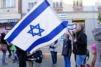 Dny pro Izrael v Hradci Králové - veřejné shromáždění na Baťkově náměstí.