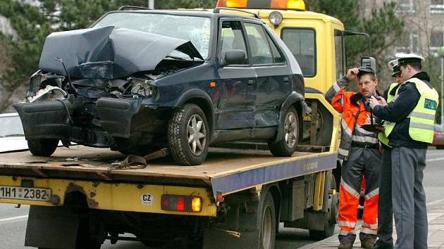Autonehoda č.1: Jaká škoda na autě vznikla? Hlasujte v anketě.