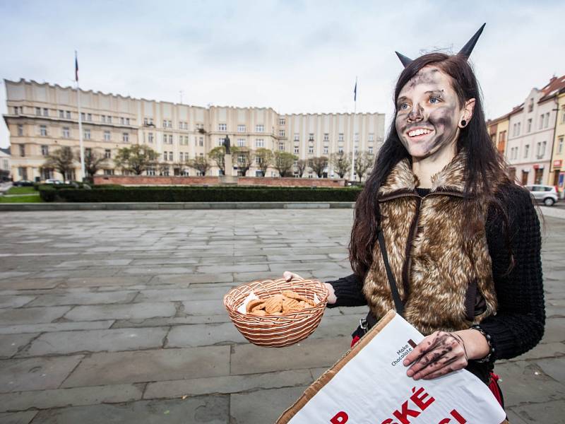 Mikulášský protest za férovou čokoládu na Masarykově náměstí v Hradci Králové.