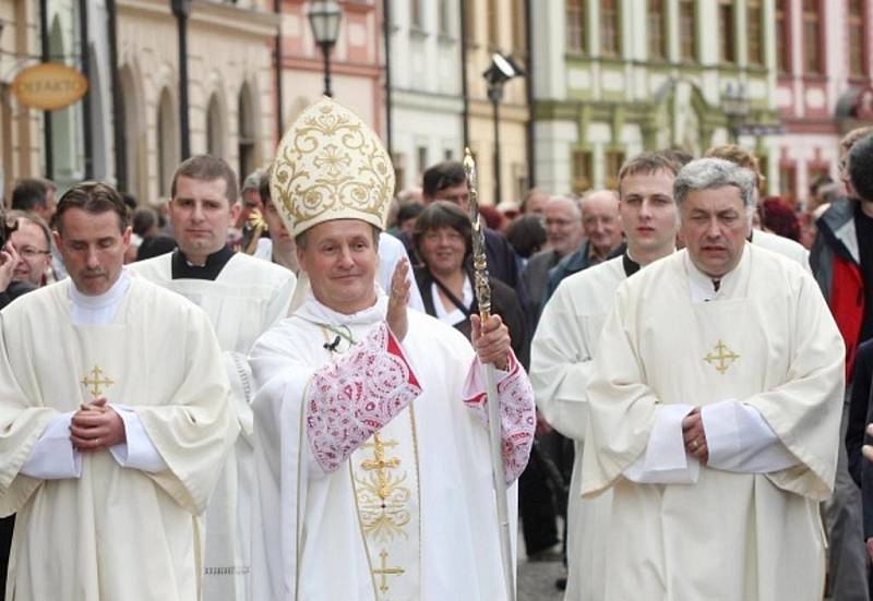 Slavnostní uvedení Mons. Jana Vokála do úřadu diecézního biskupa.