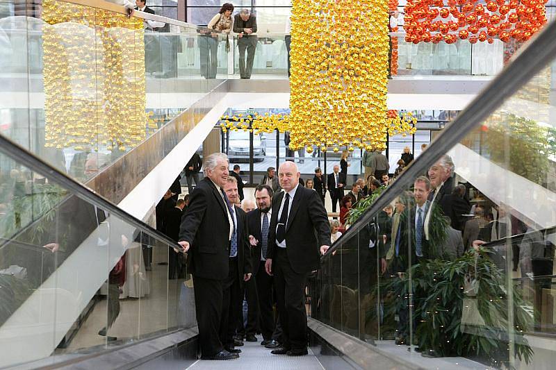 Slavnostní otevření Obchodního centra Atrium v Hradci Králové se konalo 11. listopadu 2009