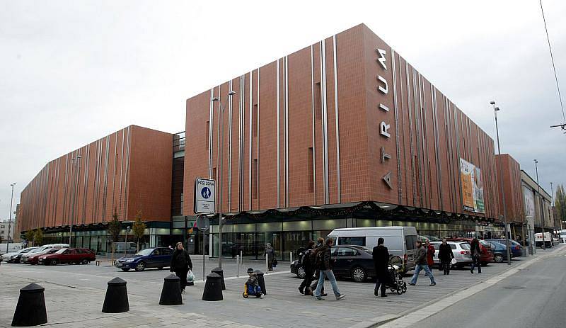 Slavnostní otevření Obchodního centra Atrium v Hradci Králové se konalo 11. listopadu 2009