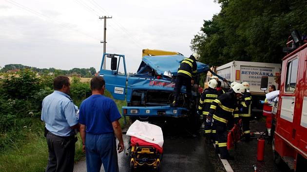Dopravní nehoda nákladních automobilů v Kunčicích.