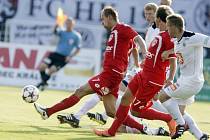 Fotbalová národní liga: FC Hradec Králové - FK Pardubice.