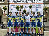HRADECKÁ FORMACE. Šestičlenná výprava cyklistů byla v Polsku úspěšná.