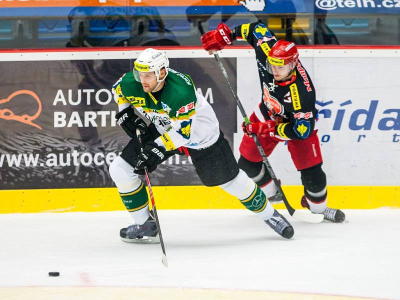 Tipsport extraliga ledního hokeje: Mountfield HK - HC Energie Karlovy Vary.