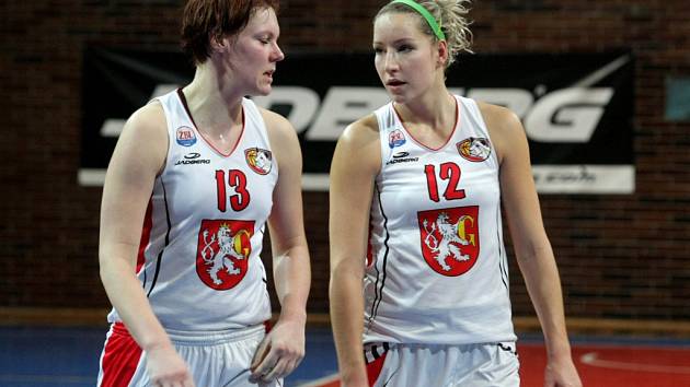 Ženská basketbalová liga: Sokol Hradec Králové - Kara Trutnov.