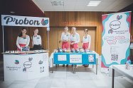 Studenti střední obchodní školy v Hradci Králové založili studentskou firmu Probon a přišli na trh se zdravou alternativou sladkostí.