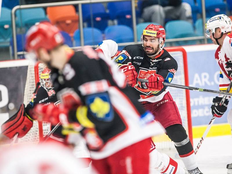 Hokejová extraliga: Mountfield HK - HC Slavia Praha.