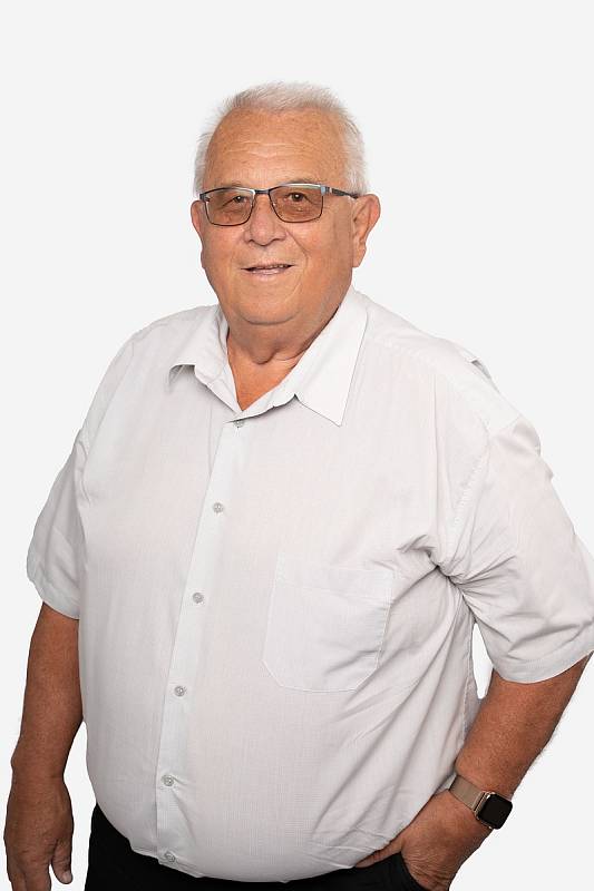 Jiří Gelbič, ANO 2011, zastupitel města, předseda spolku Východ, 74 let.
