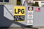 Do nebes rostoucí ceny benzínu a nafty oživily poptávku po přestavbách aut na LPG. Zkapalněný propan butan sice také zdražuje, ale stále stojí méně než polovinu.